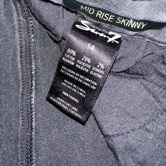 Seven7 Jeans Women’s Size 14 Black Skinny Mid Rise Frayed Hem Stretch Denim - Picture 5 of 8